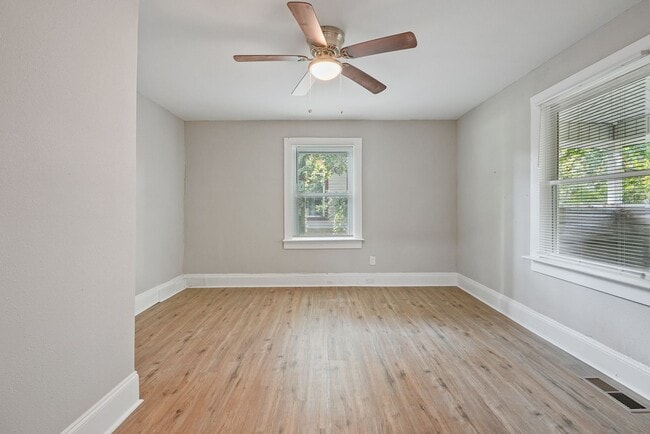 Building Photo - Totally Renovated 3bedroom/2 bathroom home...
