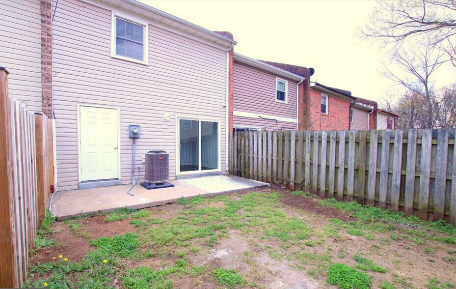 Building Photo - 603 Denton Cir