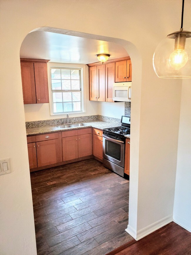 Shaker style cabinets - 3409 Chadwick Dr