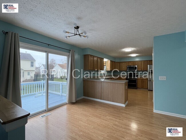 Building Photo - 571 Peak Ct