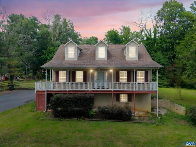 Building Photo - 497 Sunset Dr