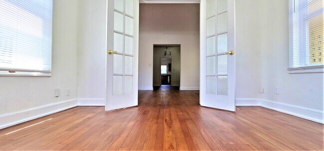 Building Photo - 438 26th St