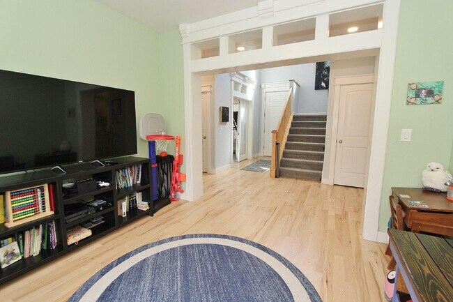 Building Photo - 3689 N Colbourne Way
