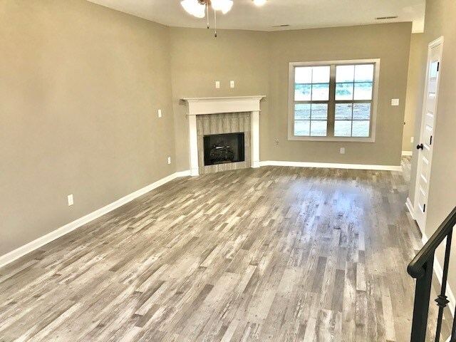 Building Photo - 5528 Riverstone Dr