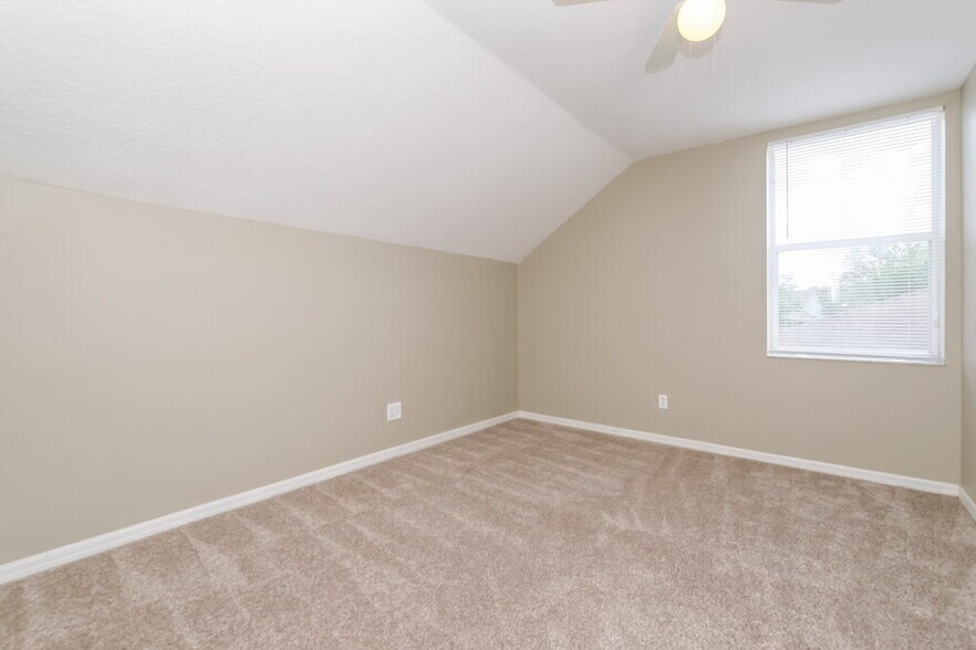 Building Photo - 3002 Summer Cruise Dr