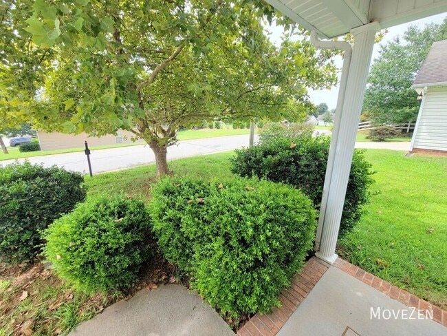 Building Photo - 3525 Dunbarton Dr