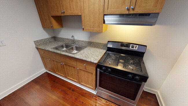 Kitchen - The Elmwood Apartments