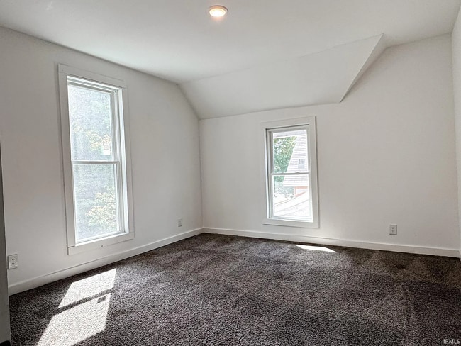 Building Photo - 733 S Armstrong St