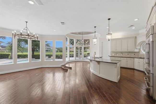 Building Photo - 3315 Riviera Dr