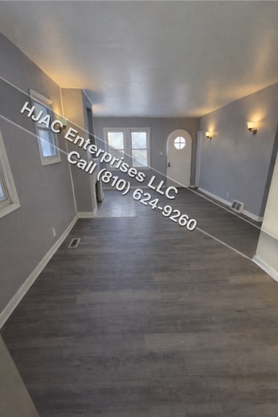 Building Photo - 722 Frank St