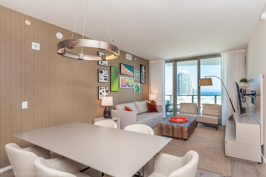 Building Photo - 4011 S Ocean Dr