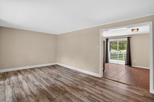 Building Photo - 915 Crystal Rock Rd