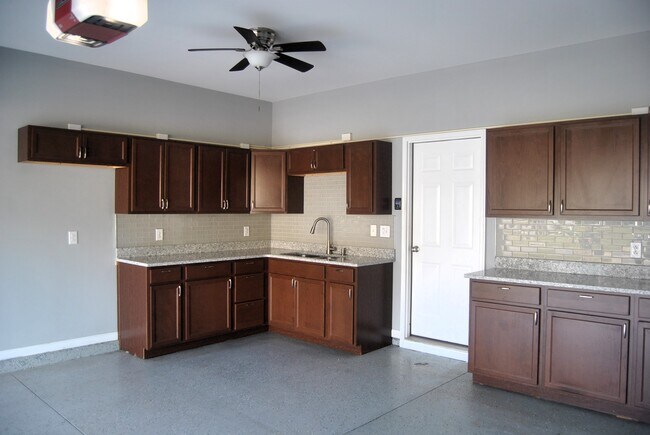 Building Photo - 5797 Highland Grove Dr