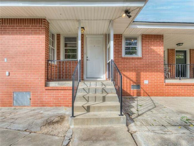 Building Photo - 2708 NW 34th St