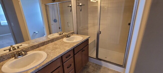 Building Photo - "Charming 3-Bedroom Townhouse Retreat in Colorado Springs – Spacious 1704 Sq Ft with 2.5 Bathrooms!"