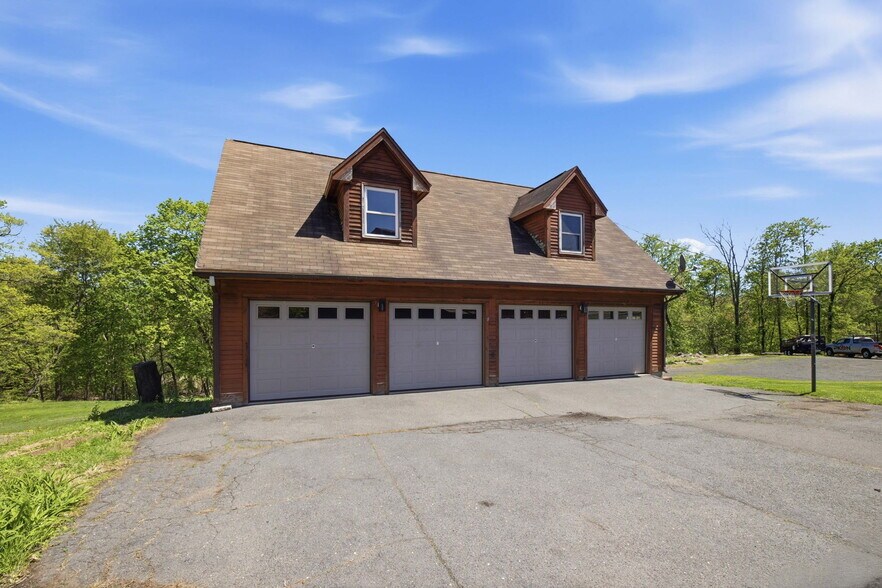 Building Photo - 883 Worthington Rdg