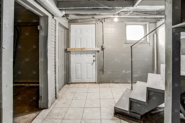Building Photo - Cozy and Charming Two-Bedroom House with M...