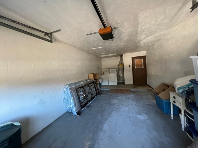 Building Photo - 913 New Bedford Dr