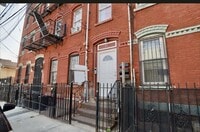 Building Photo - 37 Harmon St