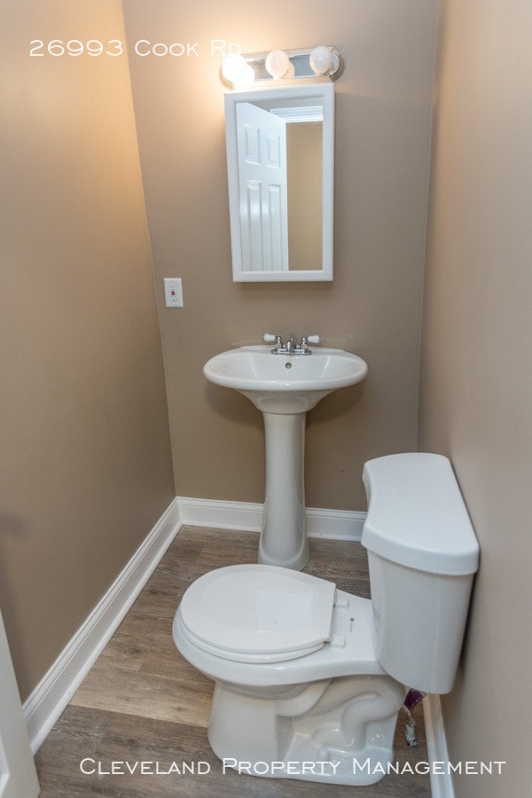 Building Photo - Newly Renovated Olmsted Twp Home