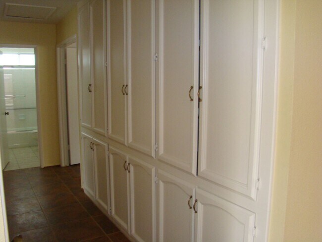 Building Photo - 3bd/2bath home in Vandenberg Village, Lompoc Ca