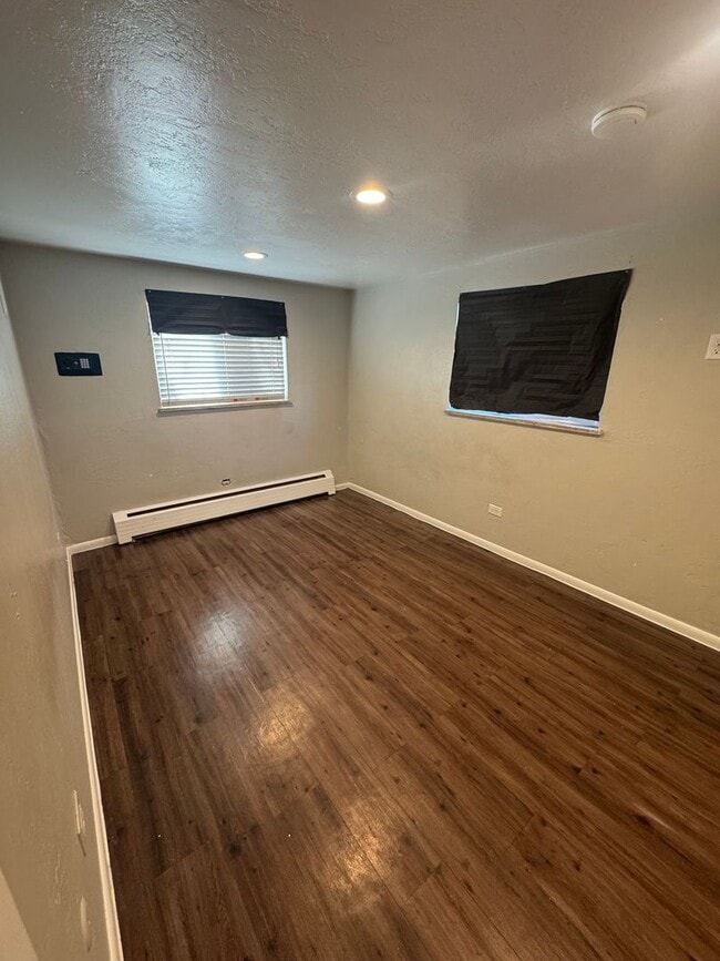 Building Photo - Remodeled 2 Bed, 1 Bath Condo in the Goldsmith Neighborhood!