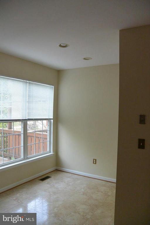 Building Photo - 5302 Chieftain Cir