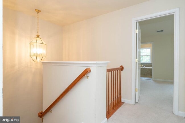 Building Photo - 3351 Beechcliff Dr