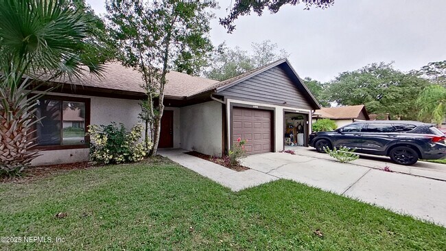 Primary Photo - 11323 Sawmill Rd