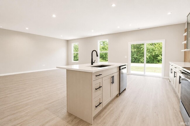 Building Photo - 3559 Canal Square Dr