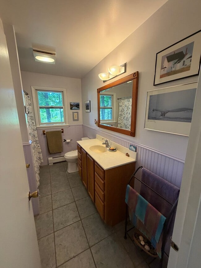 Building Photo - Fully Furnished 3BR Home with Land – Minutes to Burlington