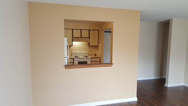 Building Photo - 33561 N Royal Oak Ln