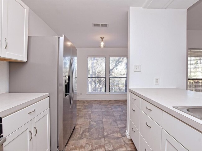 Building Photo - 710 Ramble Ln