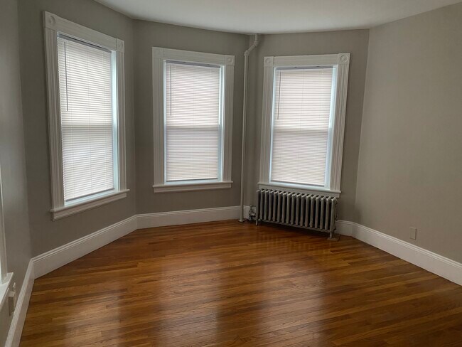 Building Photo - Walnut