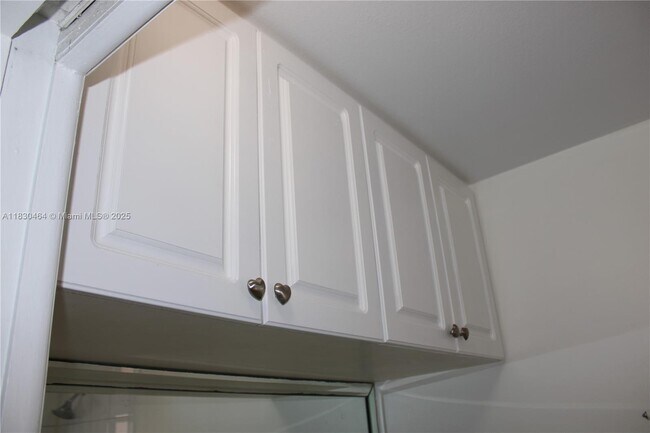 Building Photo - 2895 W 76th St