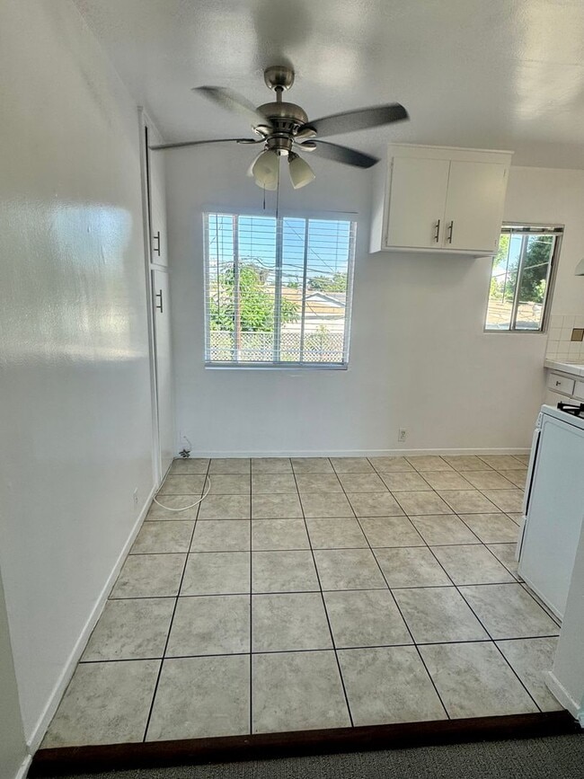 Building Photo - SPACIOUS 1 BEDROOM 1 BATH >> NOW AVAILABLE!