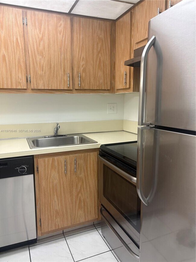 Building Photo - 5981 Washington St