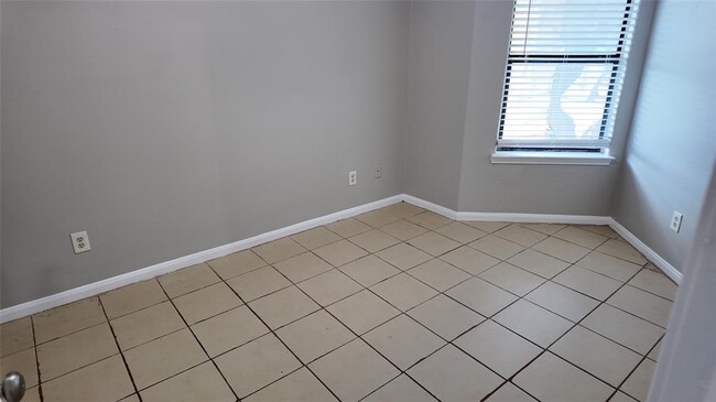 Building Photo - 3032 La Estancia Ln