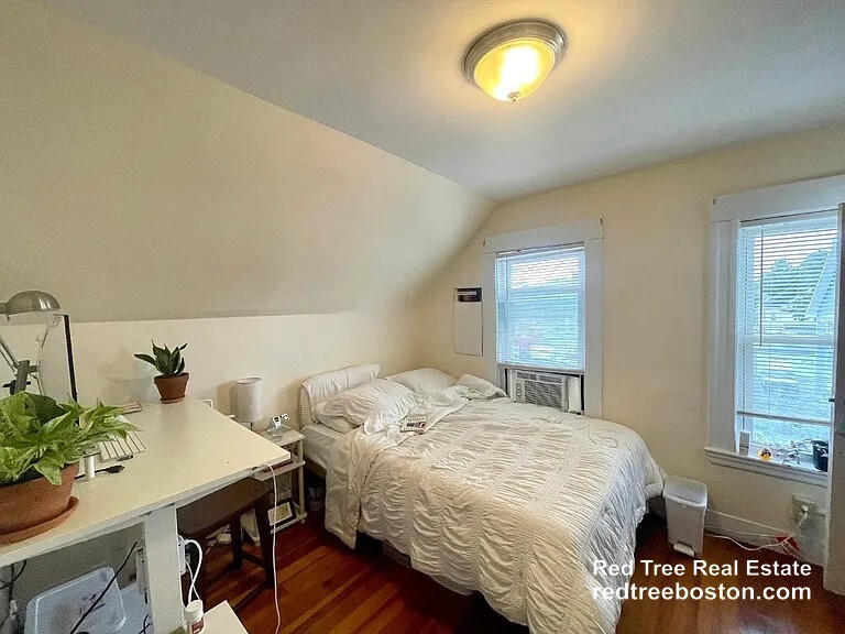 Building Photo - 123 Winthrop St