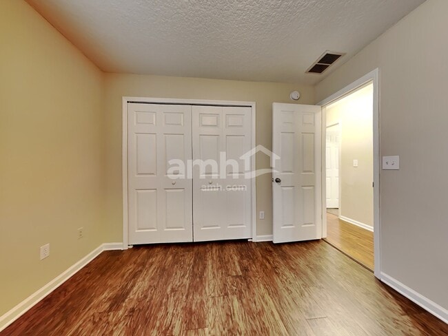 Building Photo - 13966 Summer Breeze Dr