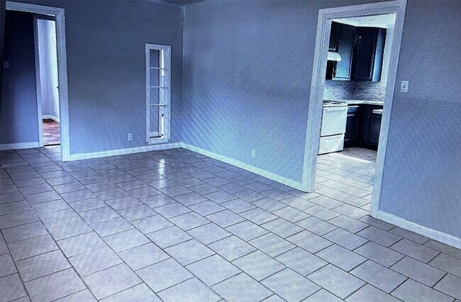 Building Photo - 3615 Edgemont Dr