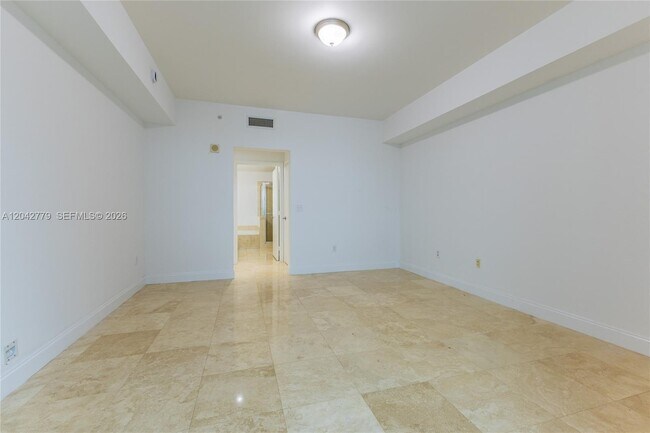 Building Photo - 3330 NE 190th St