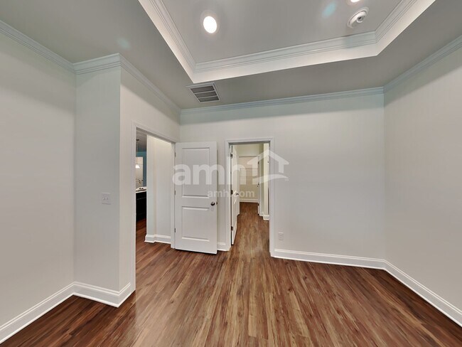 Building Photo - 561 Rivermist Dr