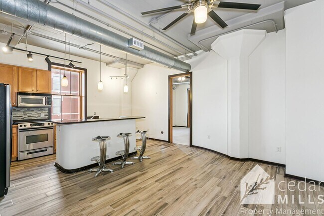 Building Photo - Lofts at St. Francis! 2 bed/2 bath for rent