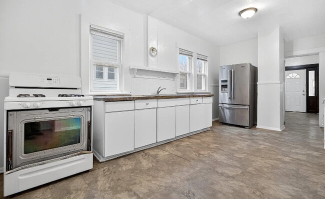 Building Photo - 2128 6th St SW