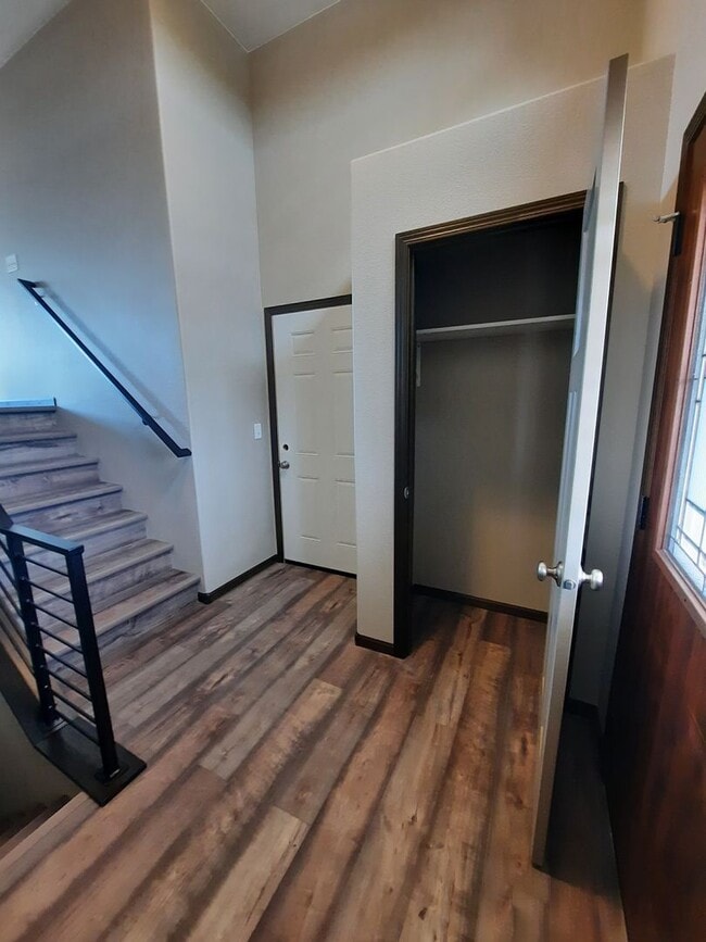 Building Photo - 4 BED | 3 BATH | SINGLE-FAMILY | DOUBLE GA...