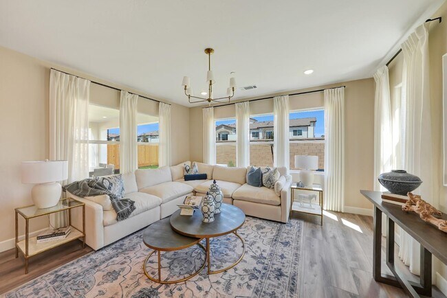 Building Photo - 2133 W Cardinal Ave