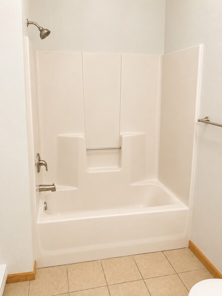 Building Photo - 3634 Calvert Rd