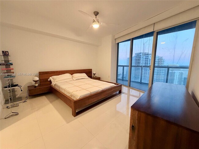 Building Photo - 465 Brickell Ave