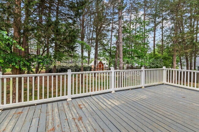 Building Photo - 7887 Mountain Shore Dr